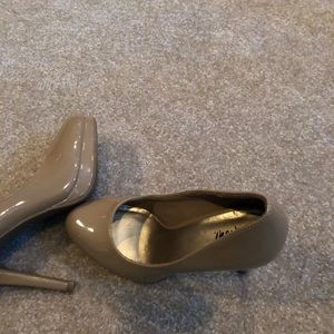 Worn once size 5.5 heels.